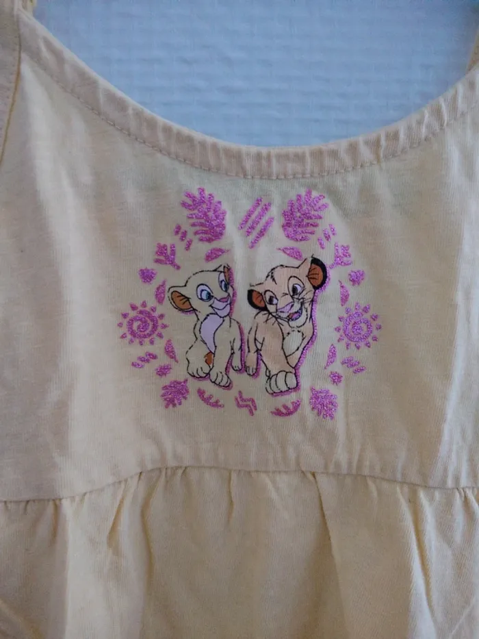 Robe Roi Lion Disney taille 4 ans - photo numéro 2
