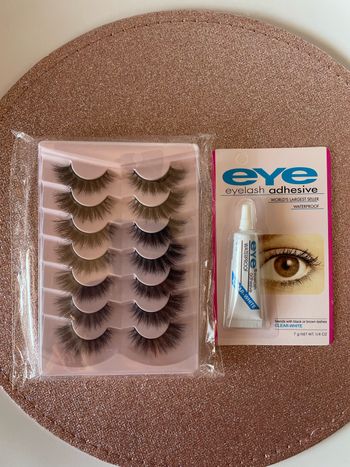 7x paires de faux cils + colle
