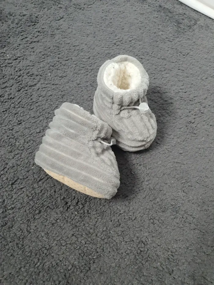 Petits chaussons fourrés
