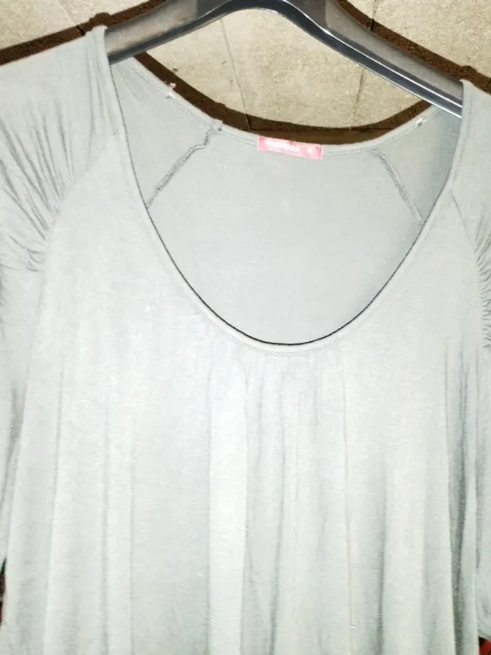 Haut gris Taille 4 - photo numéro 2