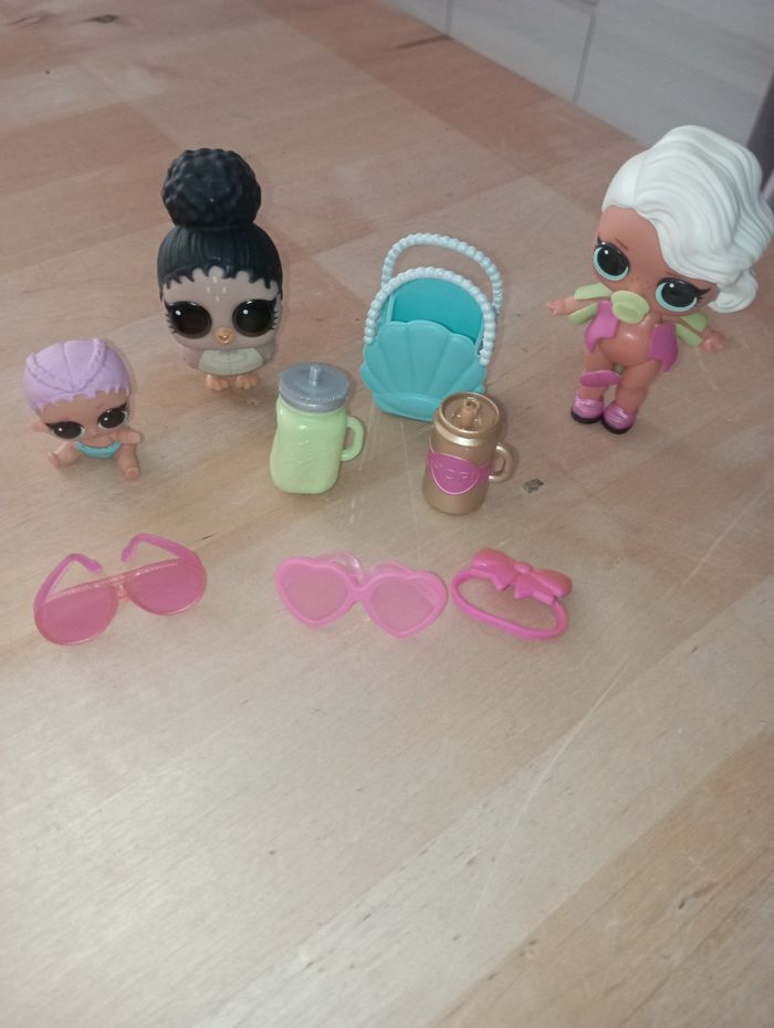 Poupée avec accessoires