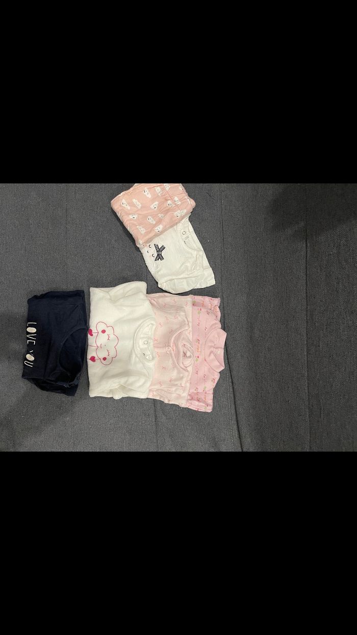 Lot vêtements 1 mois - photo numéro 1