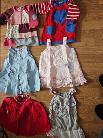 Lot de 27 vêtements fille