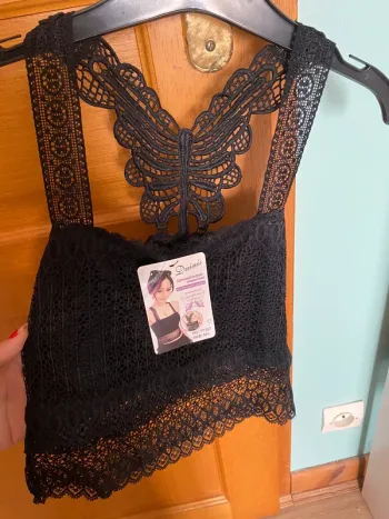 crop top court en dentelle taille M/L neuf
