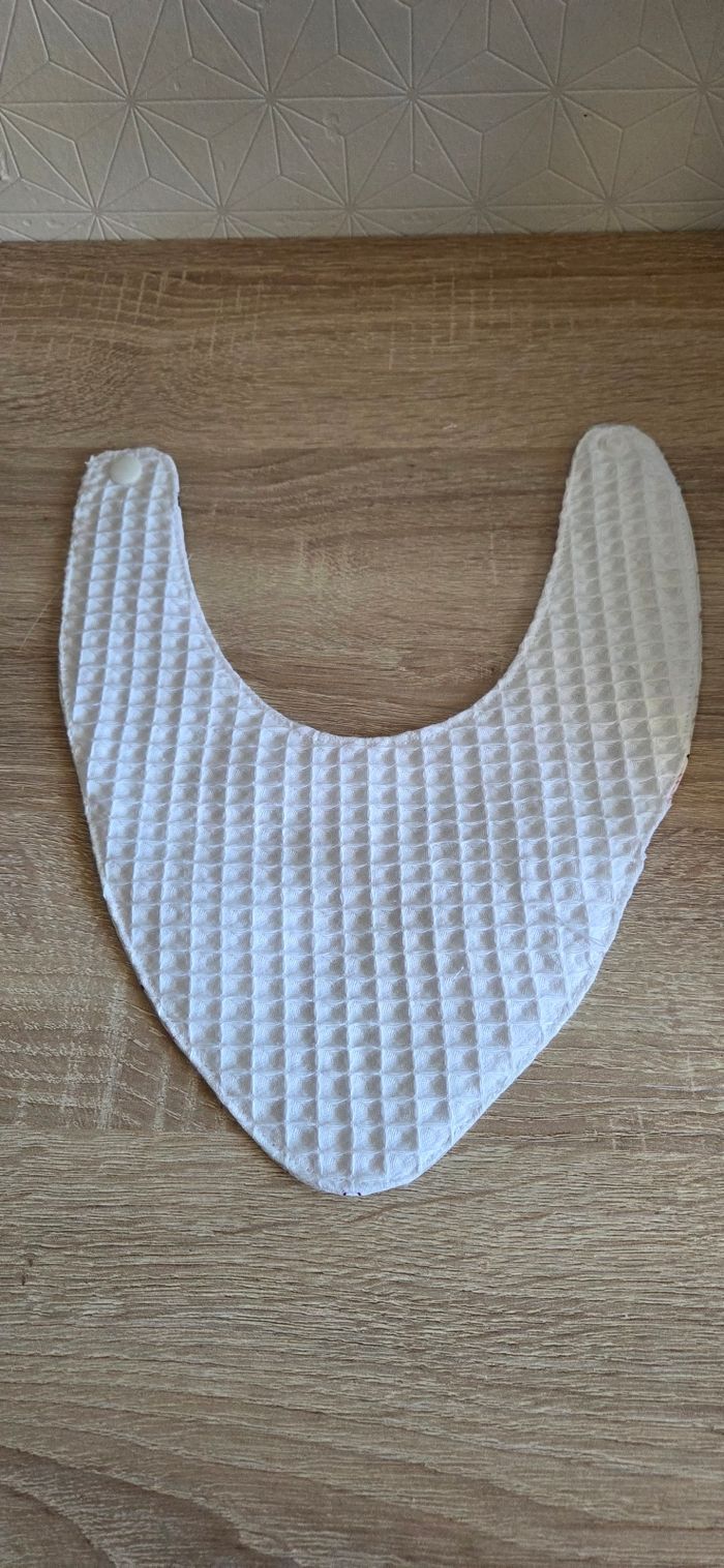 Bavoir bandana - photo numéro 2