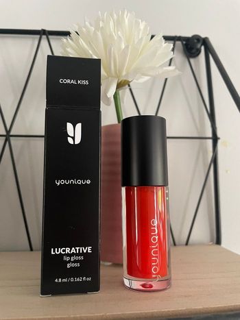 Gloss Coral Kiss Younique
