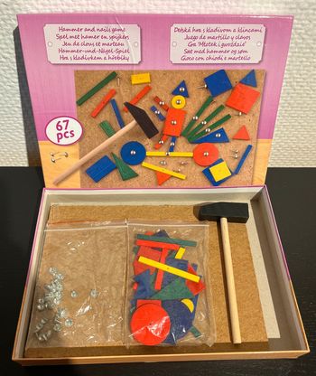 Jeu de Clous et Marteau
