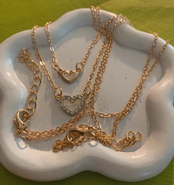 Colliers cœurs et strass en duo et alliage de zinc doré