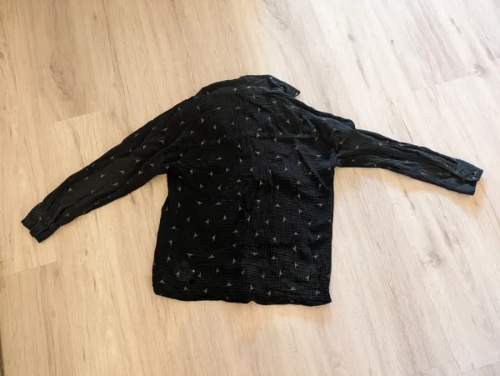 Chemise noire a fleurs dorées - photo numéro 3