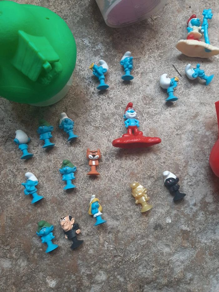 Lot Schtroumpfs maisonnettes et figurines - photo numéro 2