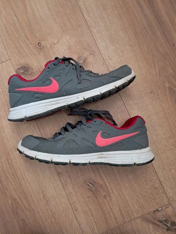 Baskets Nike Révolution 2