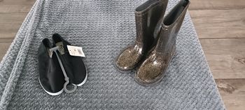 Lot botte de pluie et paire de chausson taille 34