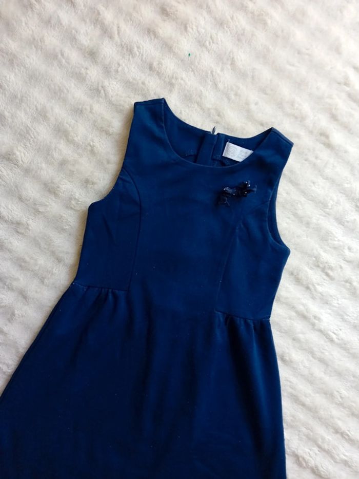Robe sans manches 7ans 💙🌸 - photo numéro 2