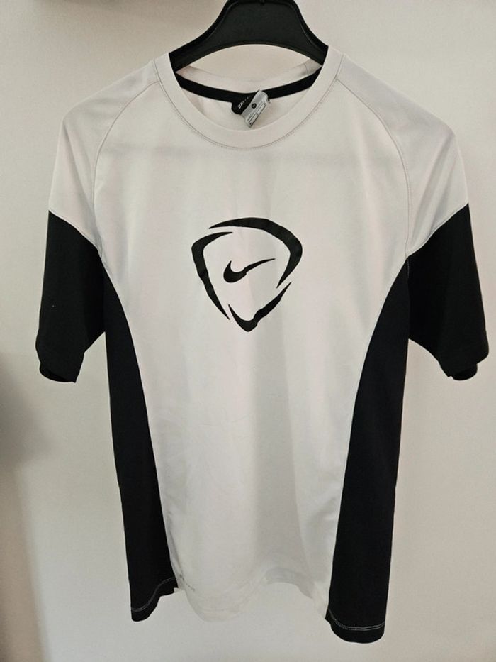 Lot T-shirt de sport nike et lycra kipsta - photo numéro 5