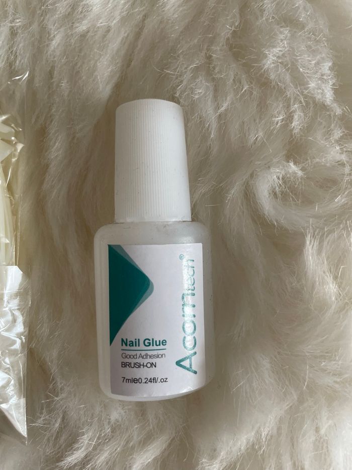 100x faux ongles + colle - photo numéro 3