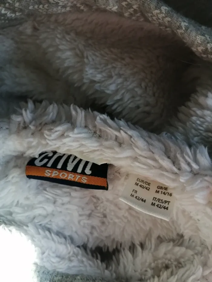 Veste à capuche grise fourrée avec poches et motifs blancs / crivit / (M) - photo numéro 8