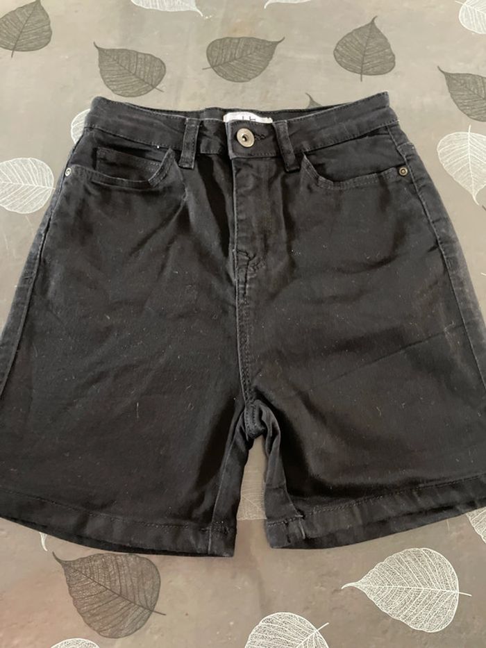 Lot 2 short-bermuda 32 ou 12 ans - photo numéro 2