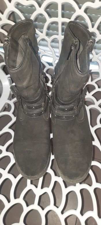 Chaussures/botte mustang T40
