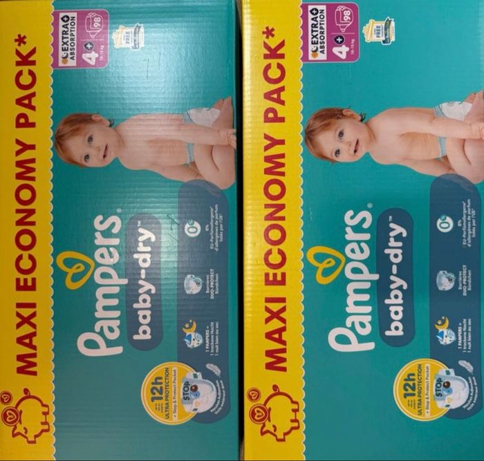 2 cartons  de Pampers babyDry taille4+