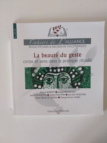 La beauté du geste: corps et sens dans la pratique rituelle

maçonnique