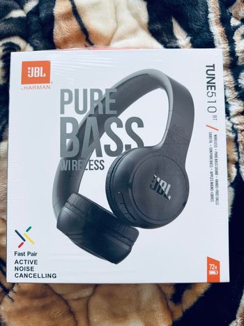 This is headphone JBL Bluetooth