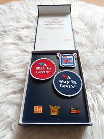 Coffret collector pin's écussons Levi's 501