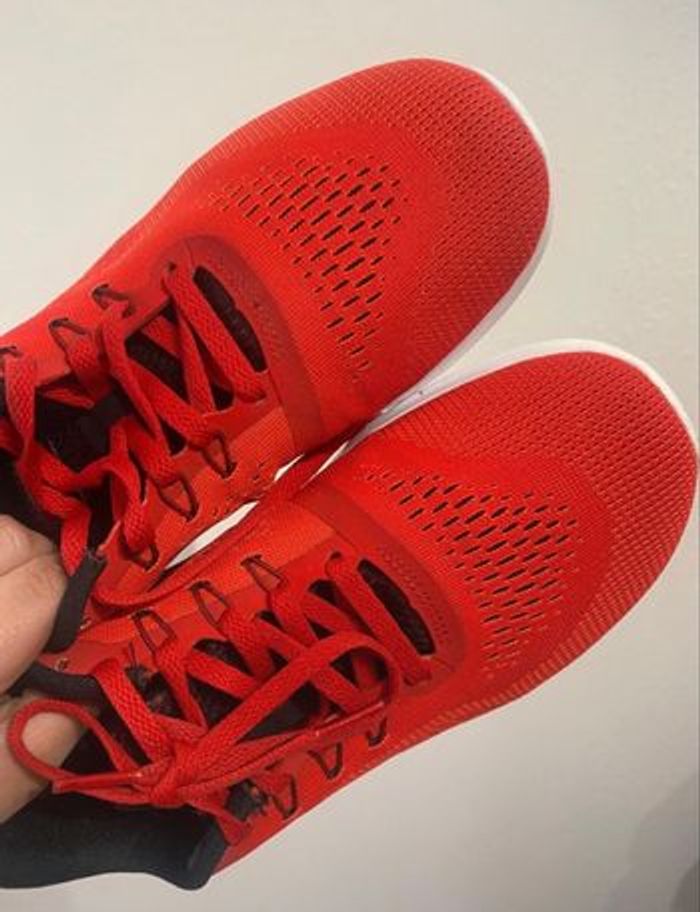 Basket Nike free fun rouge et noir - photo numéro 3