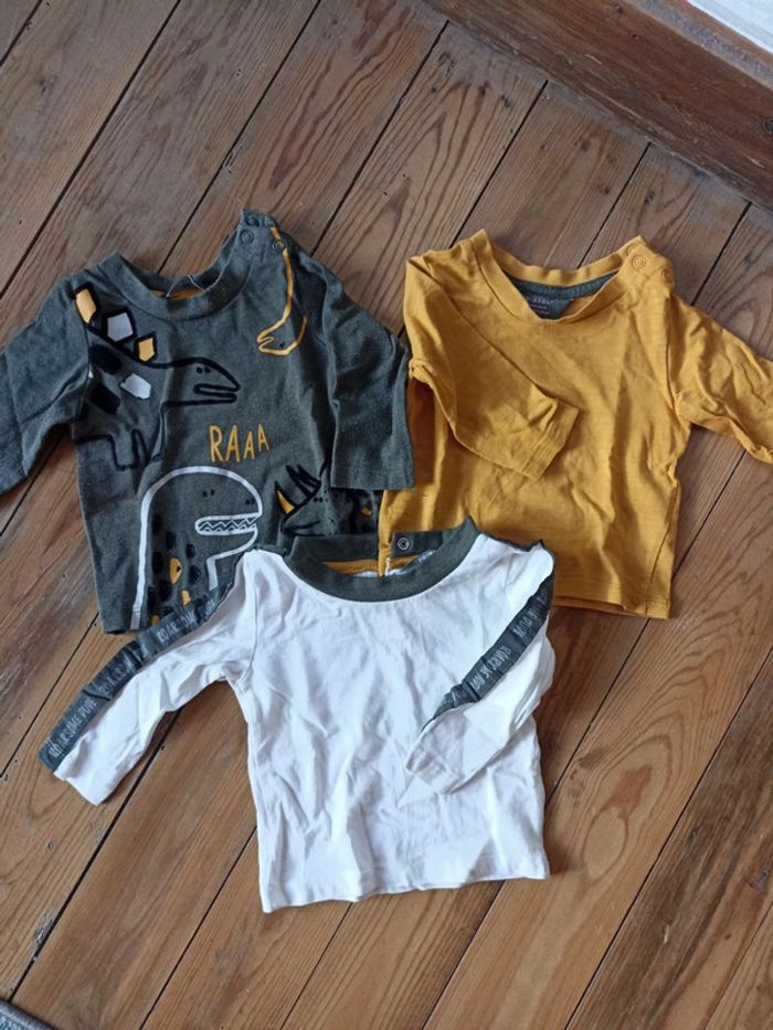 Lot de 3 t-shirts taille 68