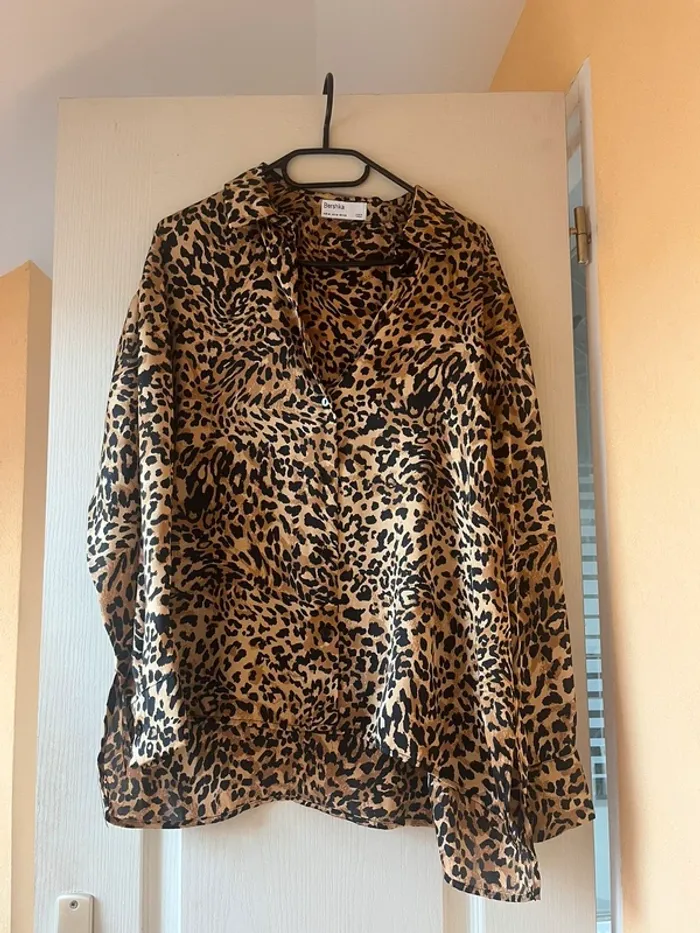 chemise léopard bershka satinée - photo numéro 3