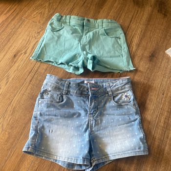 2 shorts Kiabi et okaidi 9 ans