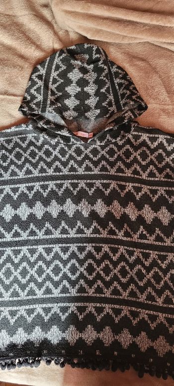 Pull sans manches à capuche