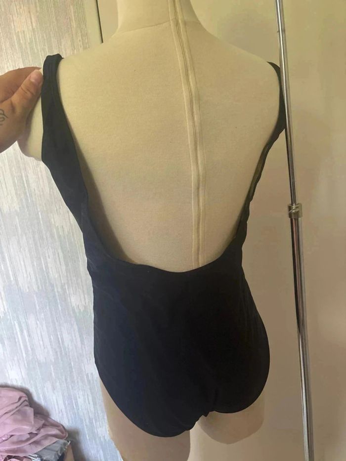 Maillot de bain 1 pièce taille 46 • - photo numéro 2