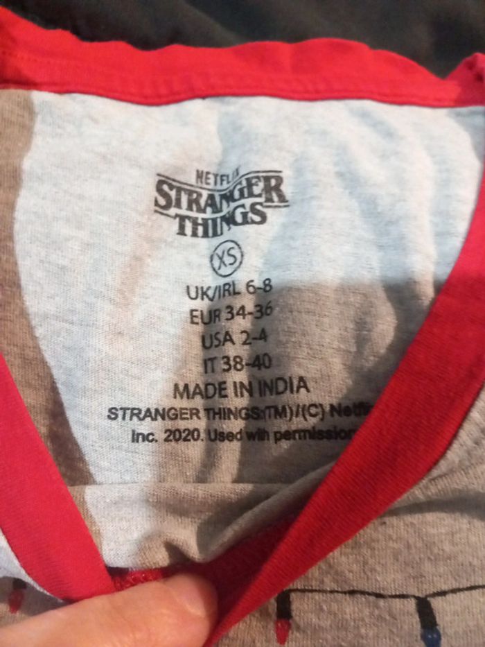 T-shirt taille xs netflix stranger things primark - photo numéro 2