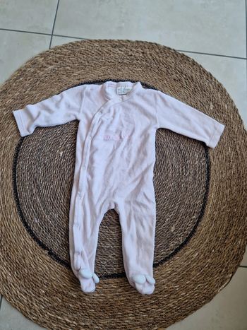 Joli pyjama 1 pièce taille 3 mois