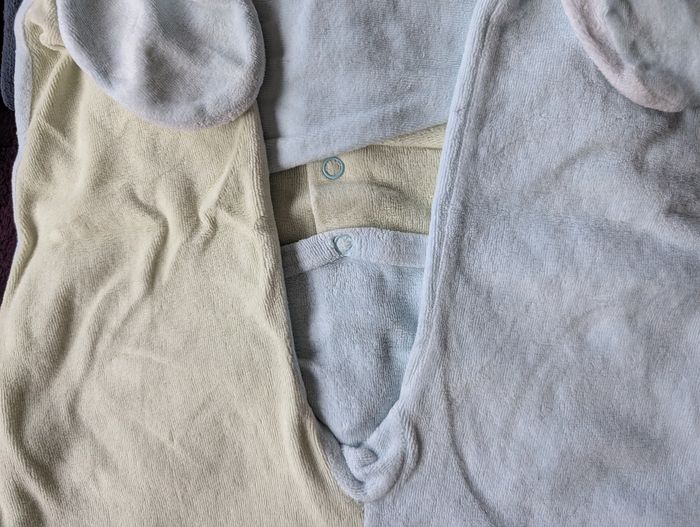 Lot de 4 pyjamas une pièce 18 mois - photo numéro 8