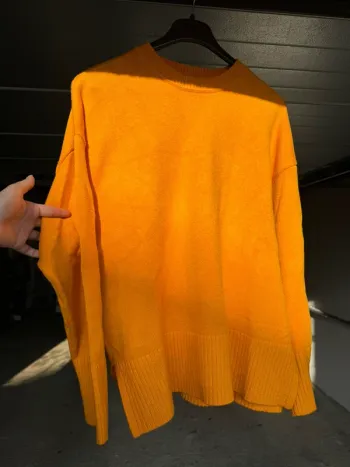 Pull orange Zara