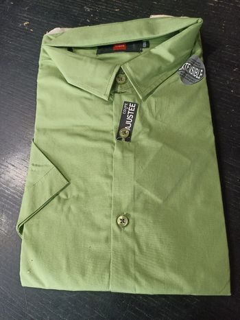 Chemisette verte taille 43 44