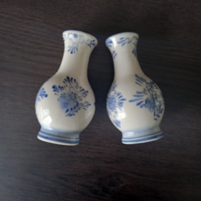 2 petits vases décoratifs