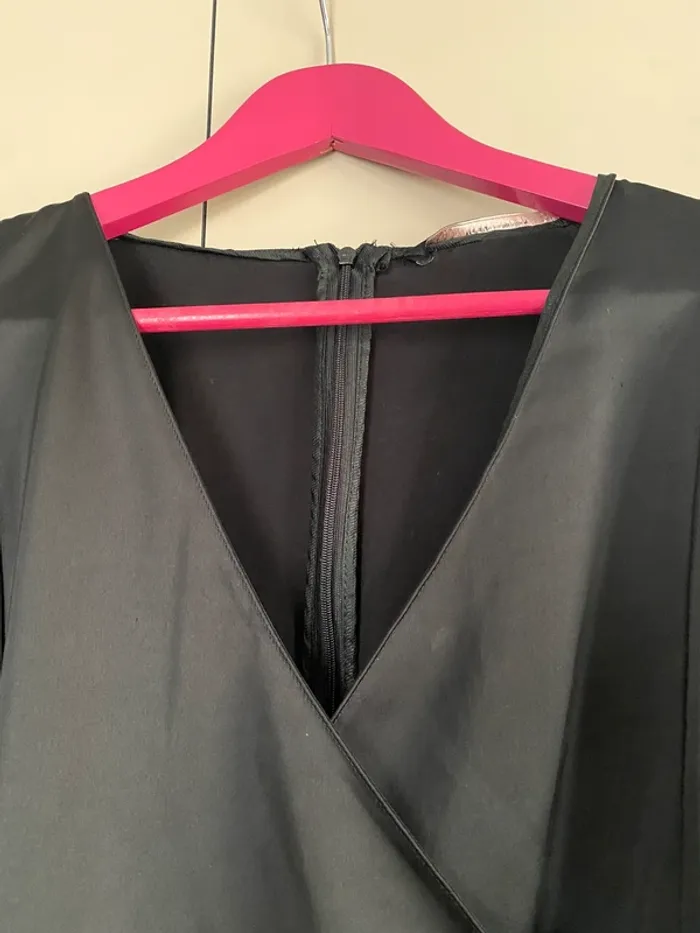 Très jolie petite robe noire - photo numéro 5