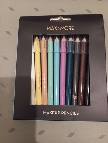 10 crayons yeux et lèvres