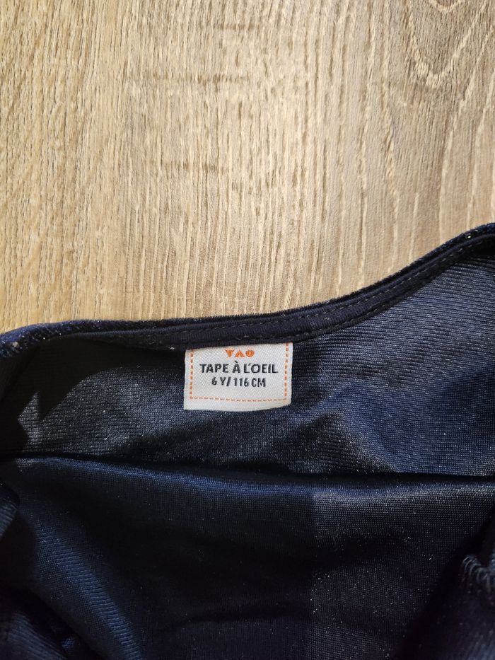 Robe créateur tape à l'œil