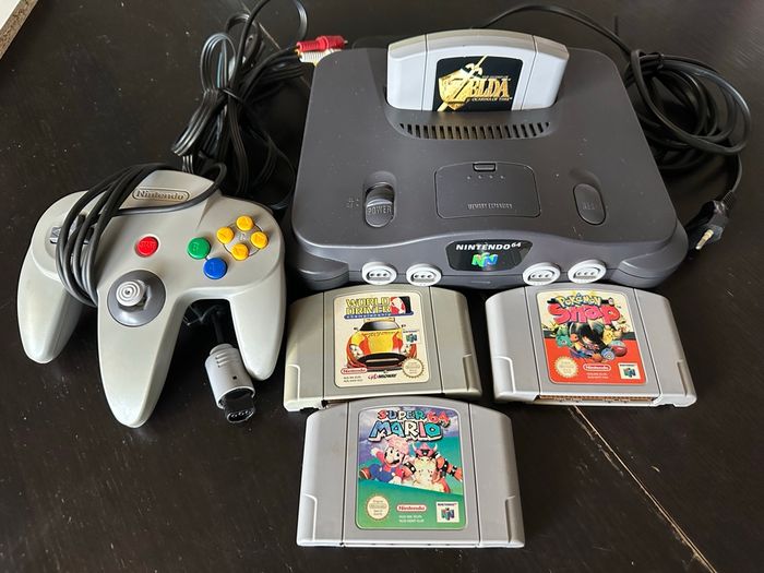 Nintendo 64 + 4 jeux