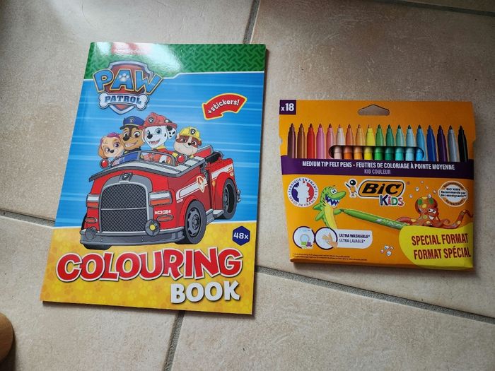 Coloriage pat patrouille et feutres