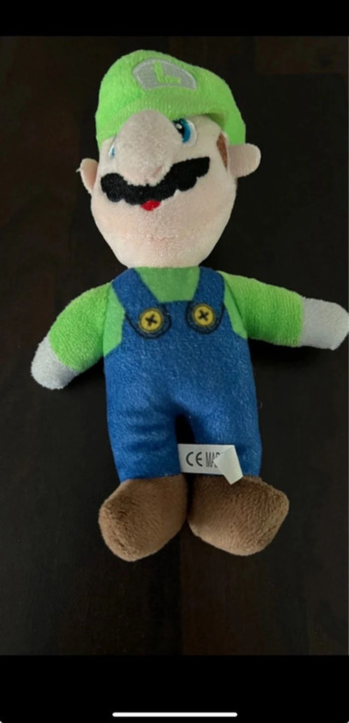 Peluche luigi en parfait état. Hauteur 19 cm - photo numéro 2