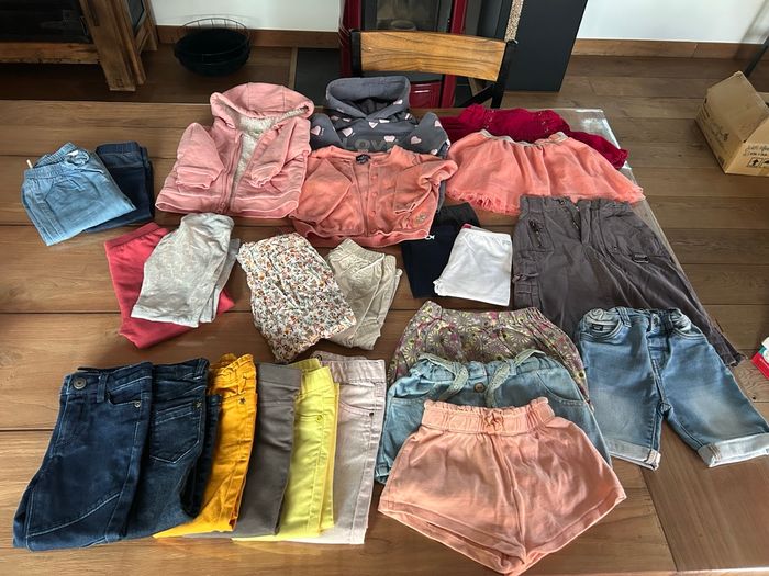 Gros lot vêtements fille 2 ans - photo numéro 3