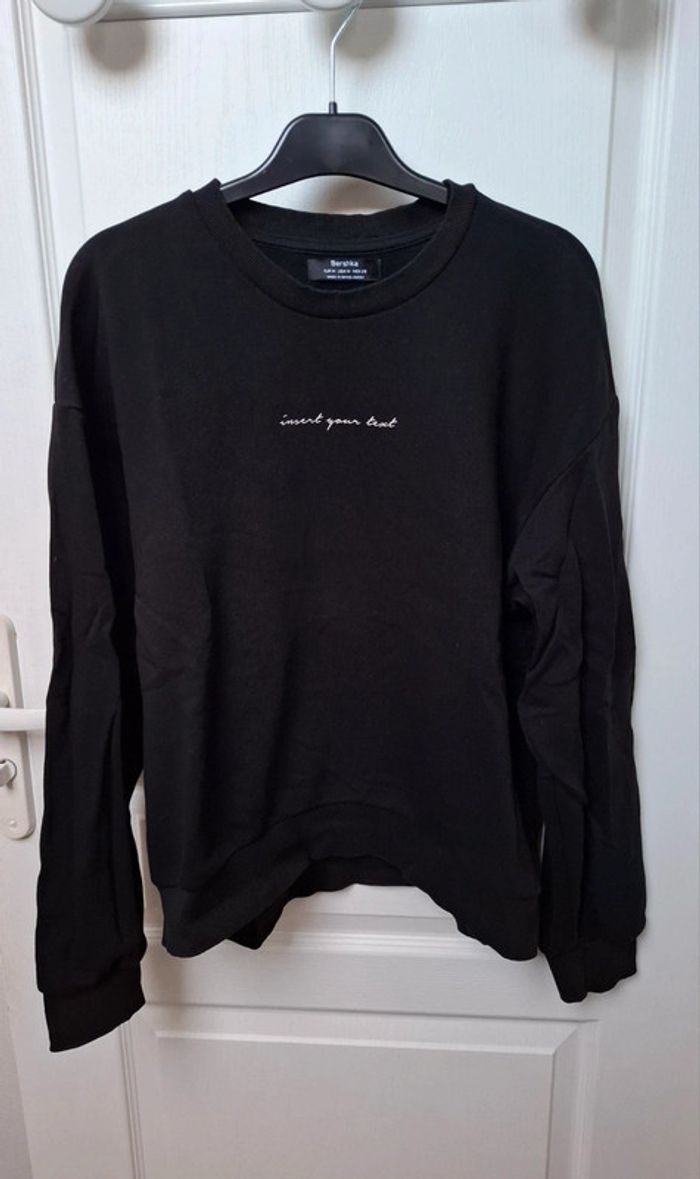 Pull/sweat bershka taille M couleur noir - photo numéro 2