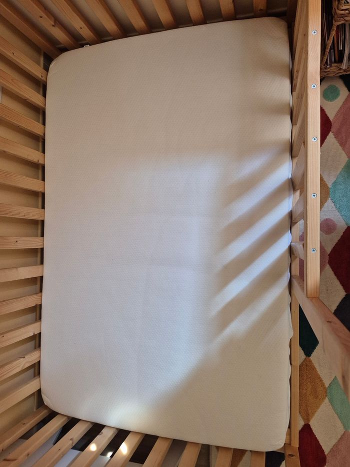 Lit cabane pin massif + sommier + matelas - photo numéro 3