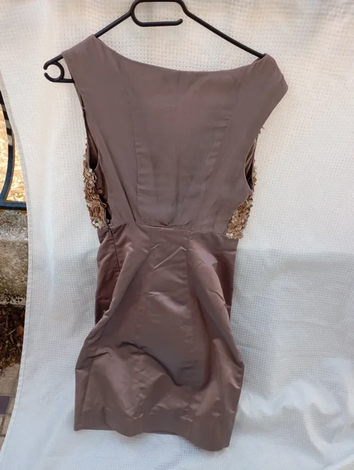 Robe Moschino Cheap and Chic en soie avec sequins - photo numéro 3