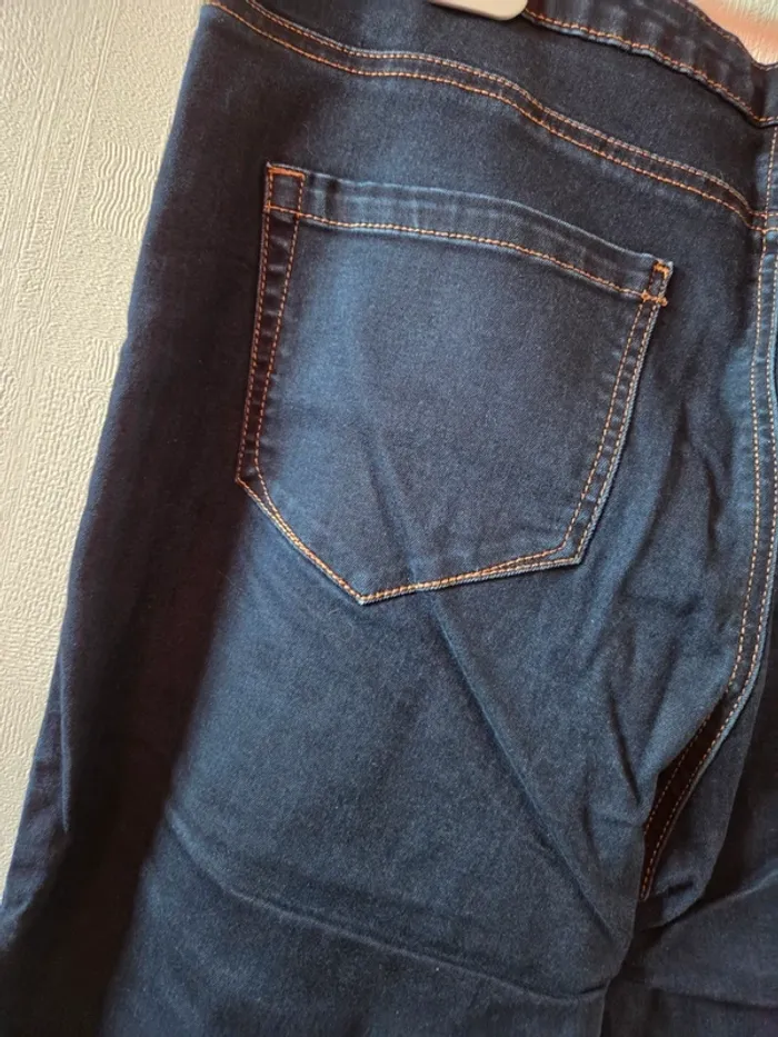 🤗 Jean femme T.42 La halle - photo numéro 4