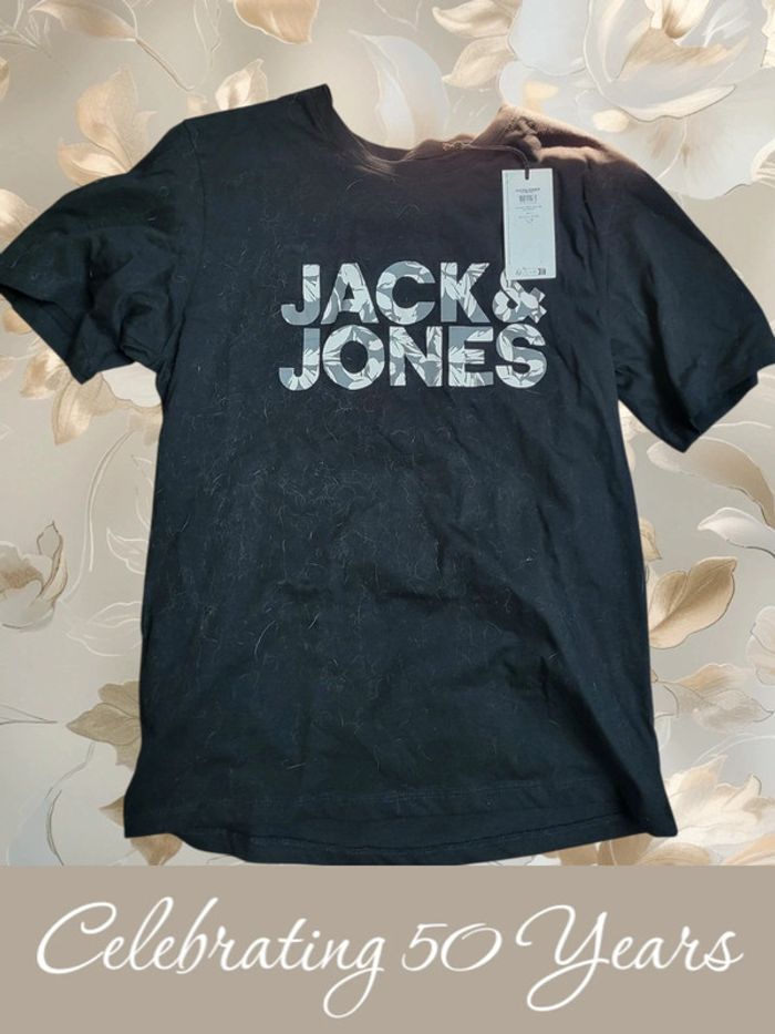 T-shirt taille s jack et Jones neuf avec étiquette